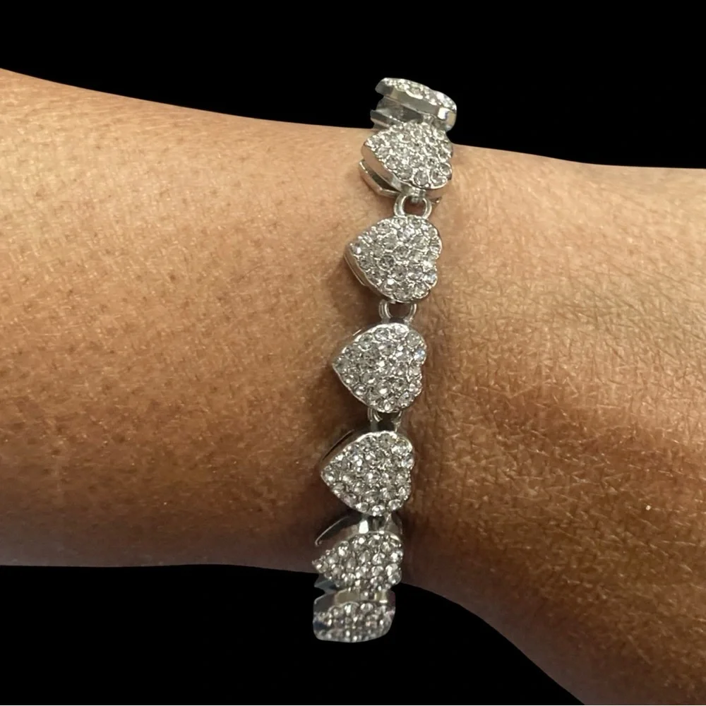 Elegant Silver Heart Bracelet